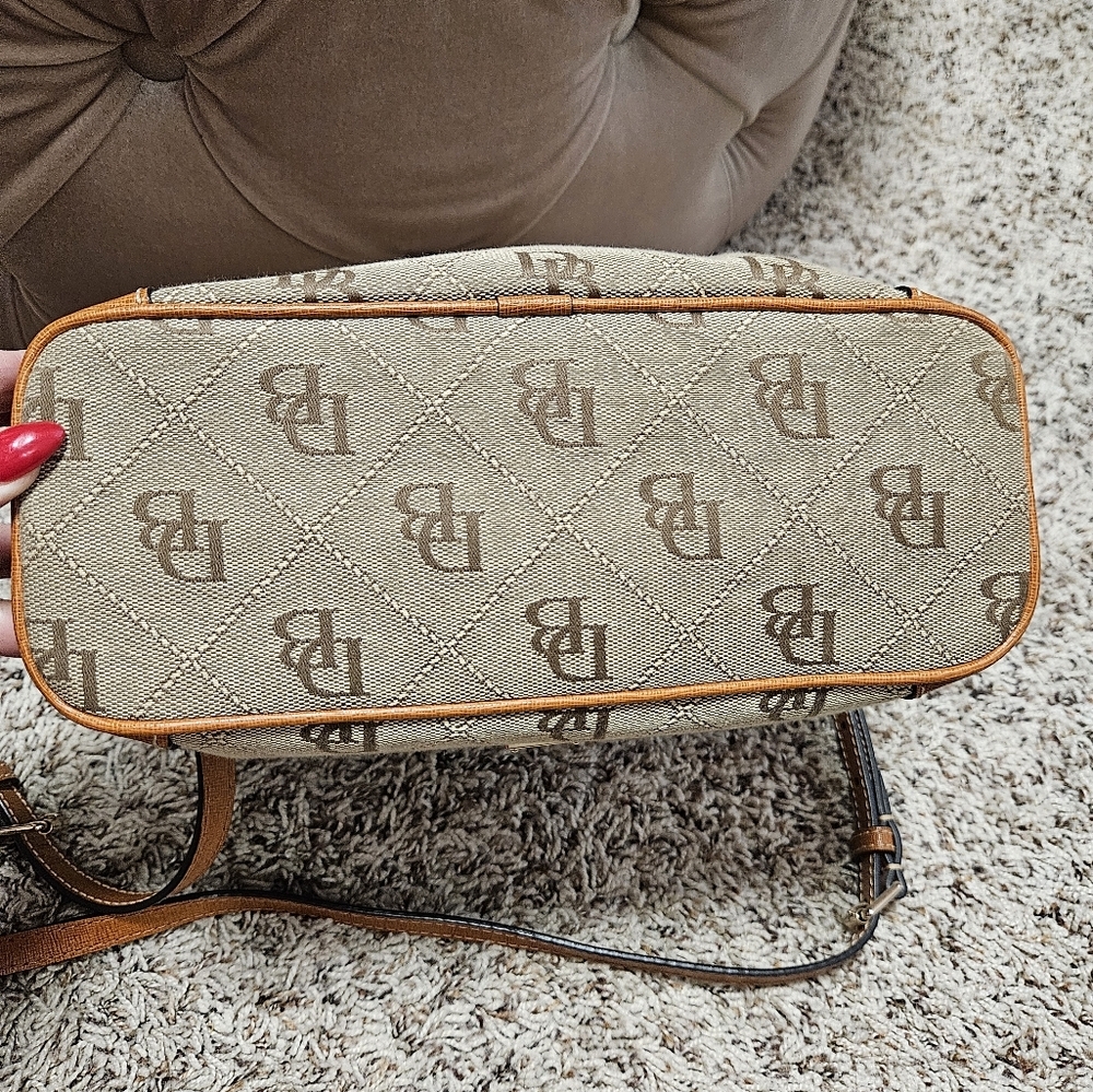 DOONEY & BOURKE Signature Logo Crossbody Handbag ๐ & Matching Wallet - Picture 7 of 16
